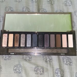Urban Decay Naked Smokey Palette